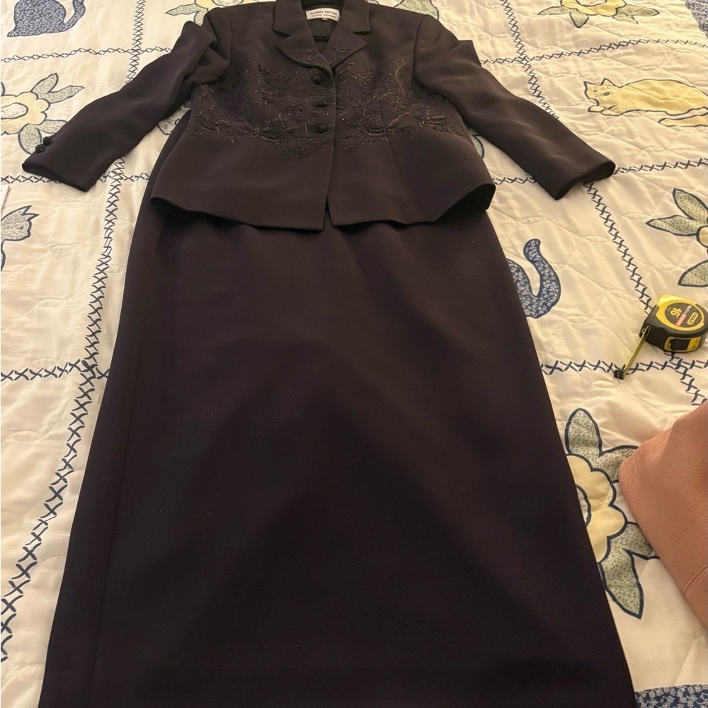 Vintage Skirt and Blazer set Bloomingdale's . 2 piece. Granny core